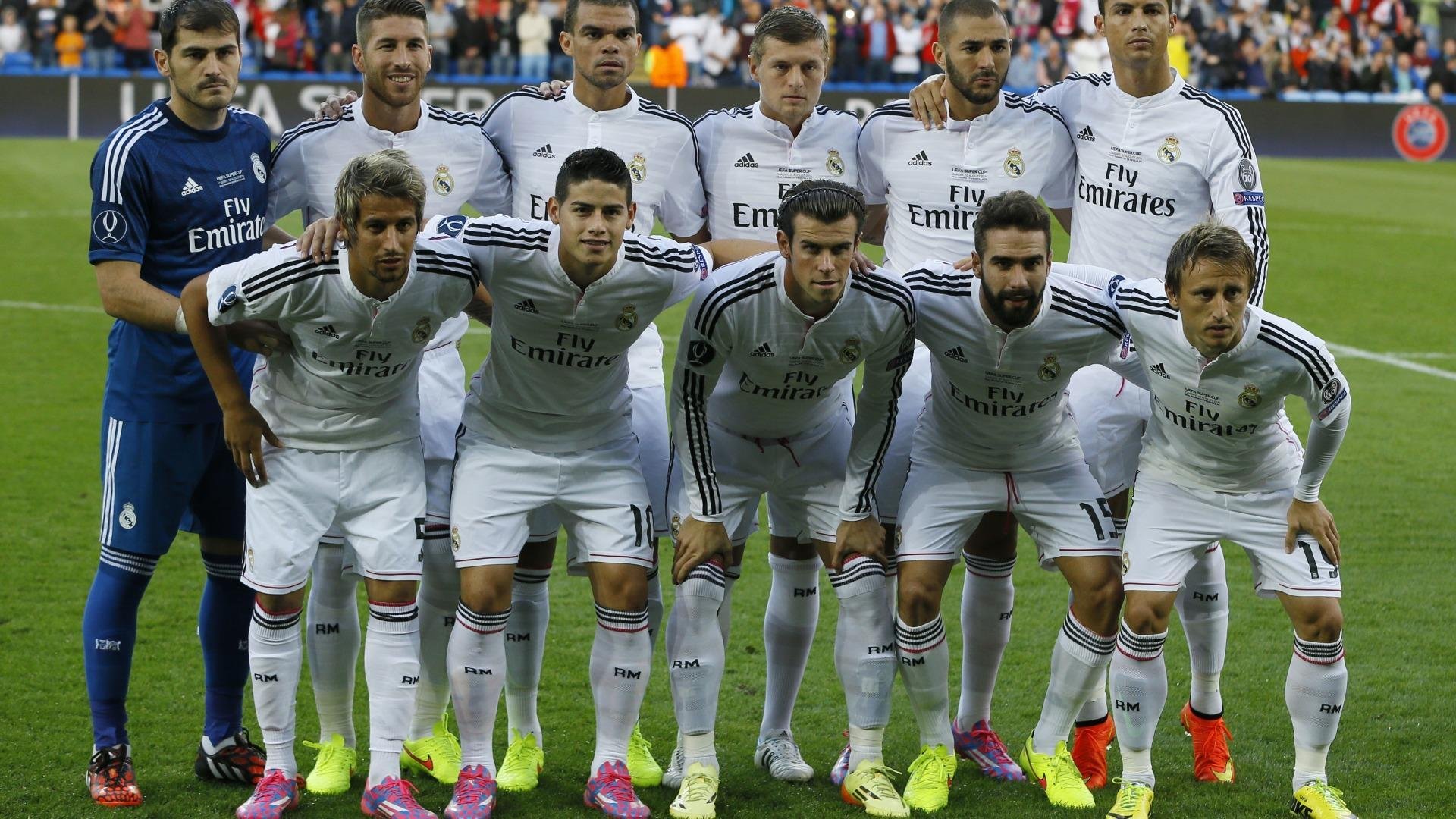 最佳瞬间:王强末节关键三分助球队反超,现场沸腾!